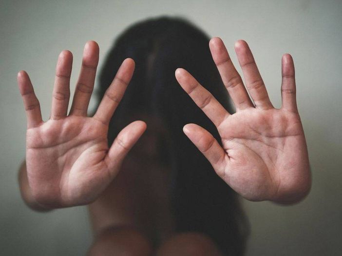 Violenza sulle donne: attivo il numero 3356978767 del progetto &quot;Giù le mani&quot; per chiedere aiuto