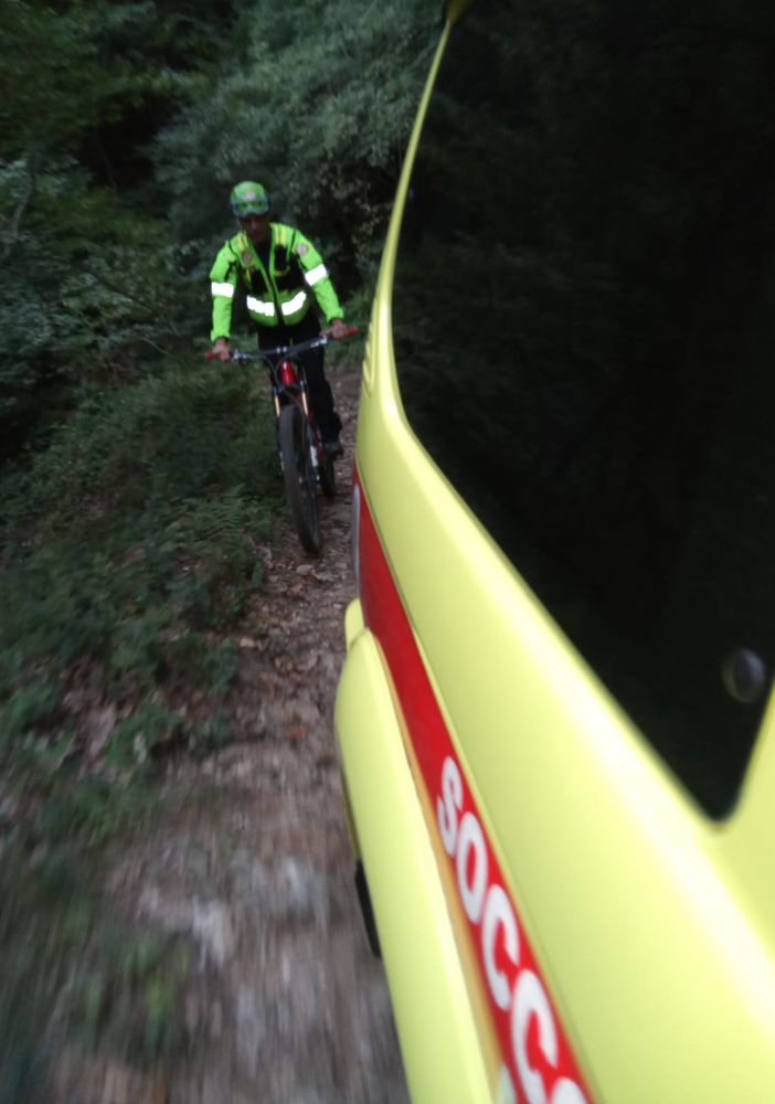 Troppo stanco per tornare alla macchina, bikers chiama il 112