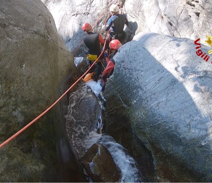 Esercitazione fluviale per i vigili del fuoco del Vco