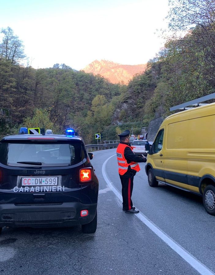 Scontro fra tre auto sulla 337 della Valle VIgezzo FOTO