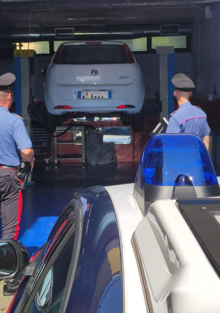 Auto revisionate senza responsabile tecnico e veicoli modificati abusivamente
