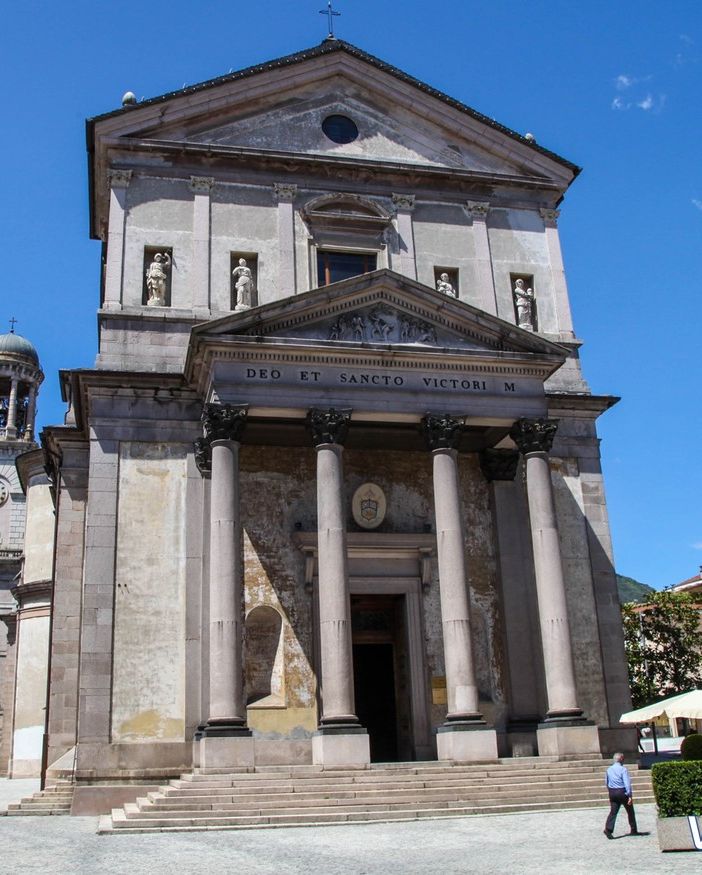 Nella basilica di San Vittore la messa natalizia delle forze dell'ordine provinciali