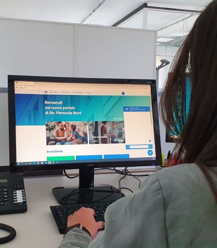 Online﻿ l’operatore virtuale che assiste gli inquilini di Atc Piemonte Nord