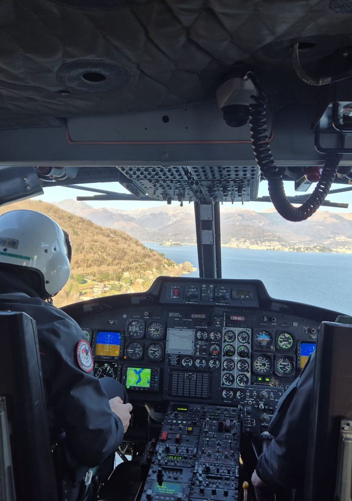 Un velivolo dei carabinieri in volo sul Vco nel periodo delle feste: dieci denunce