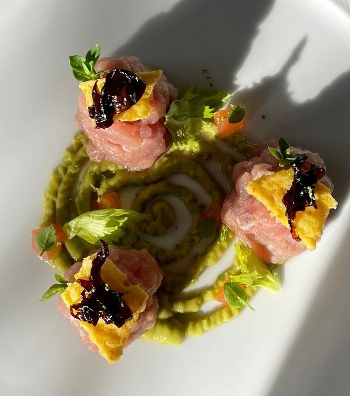 Tartare di tonno con salsa guacamole