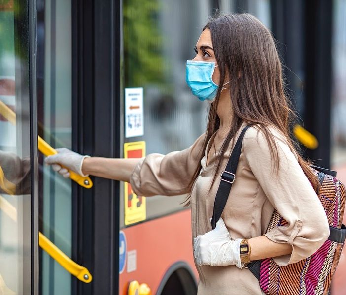 Mascherine e green pass: cosa cambia dal 1 maggio