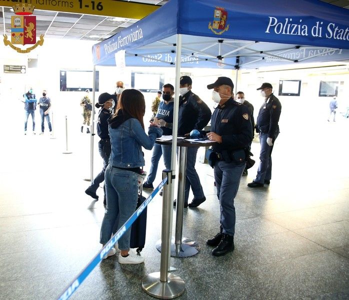 Due indagati e oltre 1.000 persone controllate nelle stazioni piemontesi