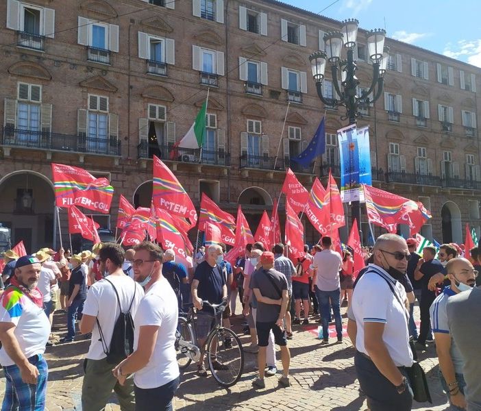 I sindacati: “Da esternalizzazione servizi elettricità, gas e acqua rischi altissimi”