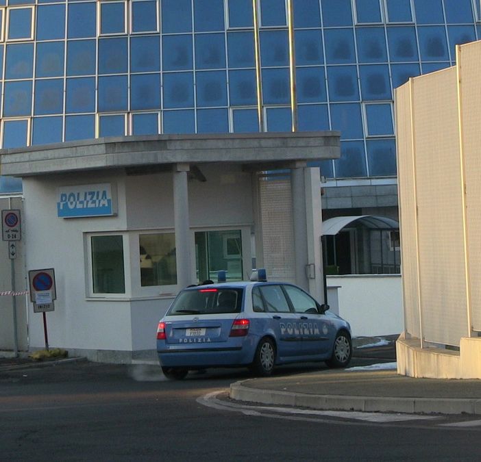 Casale, più di un chilo di hashish nel bauletto della moto: arrestato un 50enne