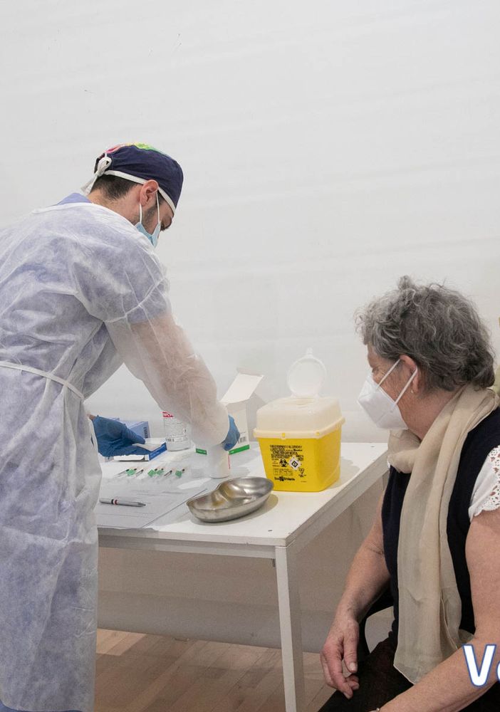 Poco più di 17mila somministrazioni di vaccino anti Covid venerdì in Piemonte