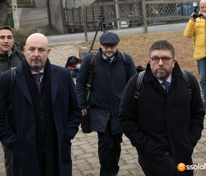Primo giorno del processo per la tragedia del Mottarone. Leitner annuncia di aver risarcito i famigliari delle 14 vittime FOTO E VIDEO