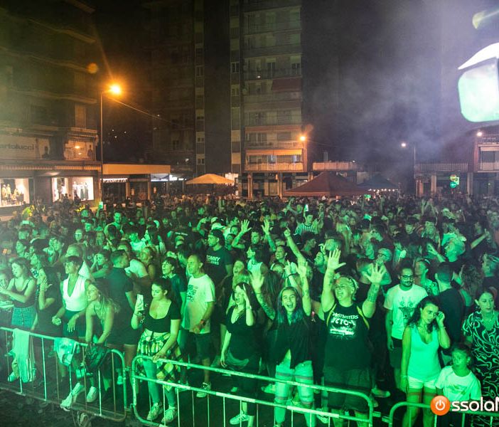 San Bartolomeo, piazza gremita per dj Fargetta. FOTO e VIDEO