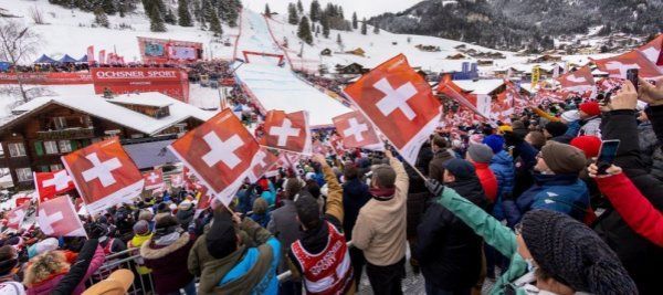 Gigante di Adelboden fra le polemiche: troppa folla