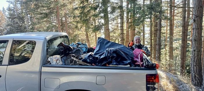 Ripulita la discarica abusiva a Craveggia