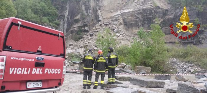 Frana nella cava in disuso a Beura Frana nella cava in disuso a Beura