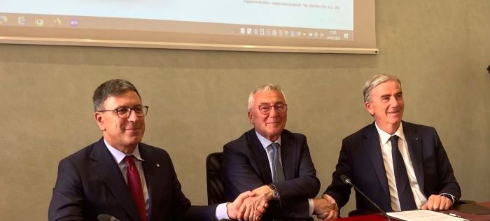 Un accordo tra Unioncamere, Confartigianato e Cna per la certificazione delle competenze degli studenti Un accordo tra Unioncamere, Confartigianato e Cna per la certificazione delle competenze degli studenti