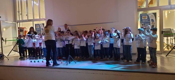 Successo per il concorso canoro dei bambini: 227 giovani talenti in scena Successo per il concorso canoro dei bambini: 227 giovani talenti in scena