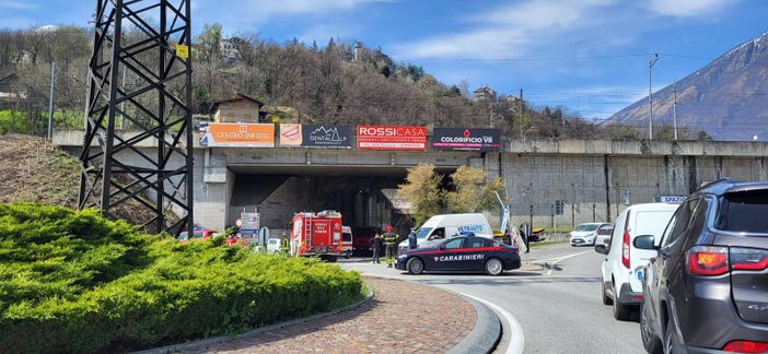 Incidente alla rotonda di Regione Nosere FOTO