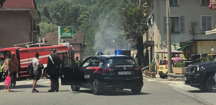 Furgone avvolto dalle fiamme a Varzo VIDEO