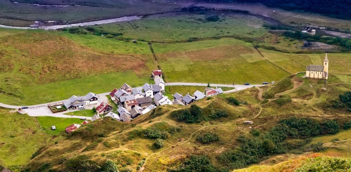 Formazza senza corrente, protestano gli albergatori: "Inaccettabile, danni per migliaia di euro" Formazza senza corrente, protestano gli albergatori: "Inaccettabile, danni per migliaia di euro"