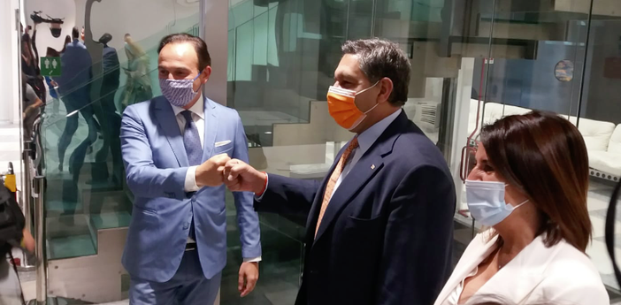 Piemonte e Liguria vaccineranno i turisti in vacanza: Cirio e Toti firmano un accordo bilaterale per l'estate Piemonte e Liguria vaccineranno i turisti in vacanza: Cirio e Toti firmano un accordo bilaterale per l'estate