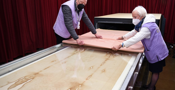 Preghiera in diretta tv e social davanti alla Sindone Preghiera in diretta tv e social davanti alla Sindone