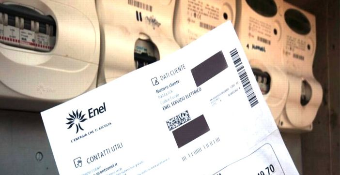 Federconsumatori: &quot;Ogni famiglia spenderà 400 euro in più all'anno per luce e gas&quot;