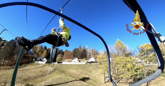 Esercitazione congiunta a Domobianca per Vigili del fuoco e Soccorso Alpino della Guardia di Finanza VIDEO