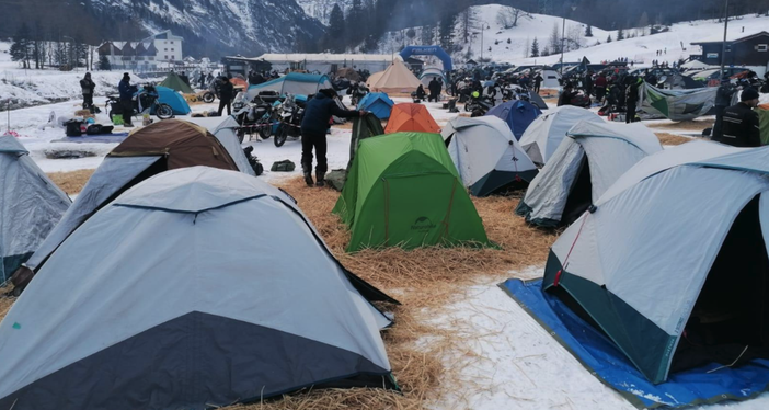 Alla Cascata del Toce il motoraduno Cinghiostreffen