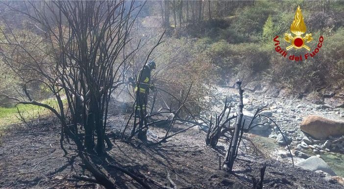 Principio di incendio tra Bognanco e San Lorenzo Principio di incendio tra Bognanco e San Lorenzo