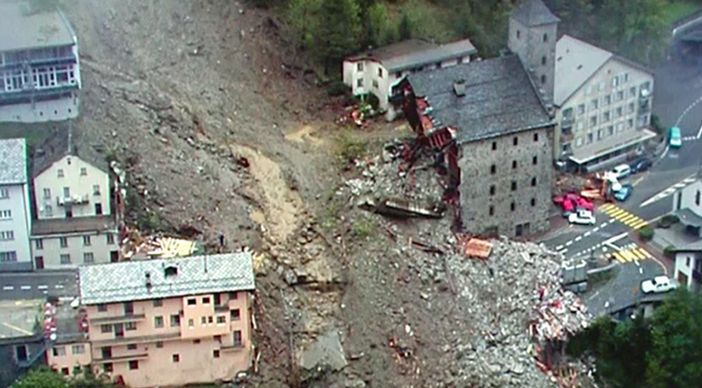 Gondo ricorda la tragedia di 25 anni fa con un gesto di solidarietà per Blatten