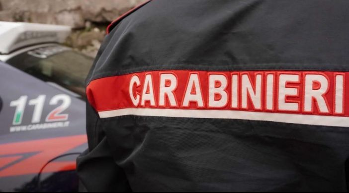 Domodossola, stalker arrestato davanti alla scuola: perseguitava una giovane studentessa Domodossola, stalker arrestato davanti alla scuola: perseguitava una giovane studentessa