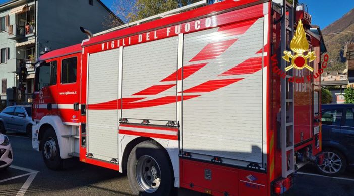 Incendio nello scantinato di un condominio in via san Francesco Incendio nello scantinato di un condominio in via san Francesco