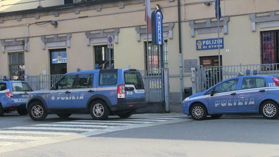 Trovato con un coltello da cucina durante un controllo della polizia di frontiera Trovato con un coltello da cucina durante un controllo della polizia di frontiera