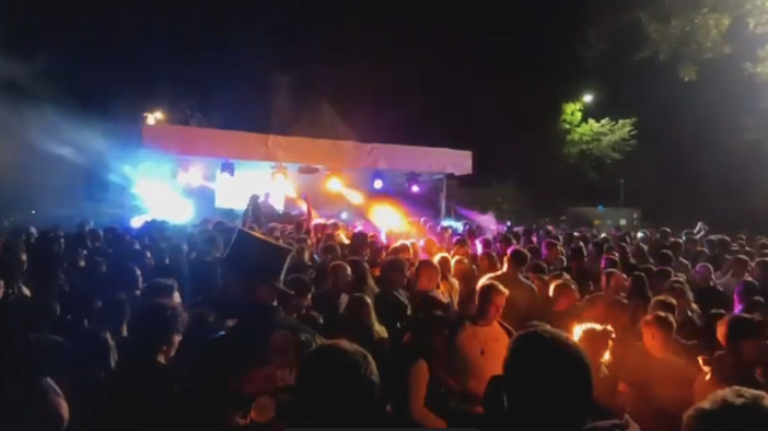 Spazzacamini 2024, polemiche per i rifiuti abbandonati