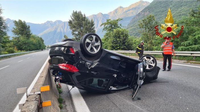 Ancora un incidente in superstrada, auto si ribalta poco dopo lo svincolo di Villa