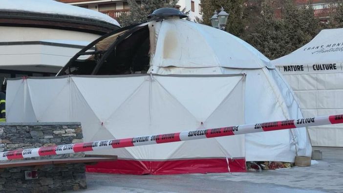 Crans Montana, incendio nel memoriale per le vittime del Constellation Crans Montana, incendio nel memoriale per le vittime del Constellation