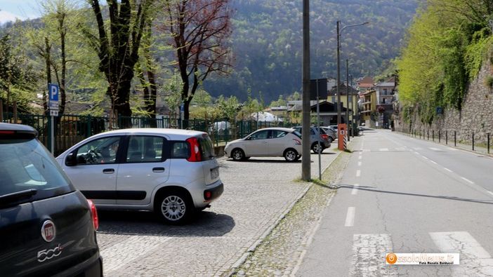 ''Togliere il disco orario dai parcheggi di via Zonca'' ''Togliere il disco orario dai parcheggi di via Zonca''