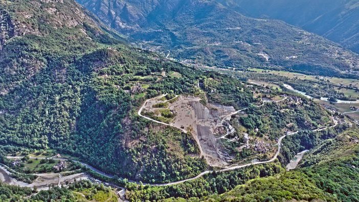 “Non ci opponiamo all’ampliamento della cava di Lorgino ma vorremmo risposte e tutele per le località coinvolte”