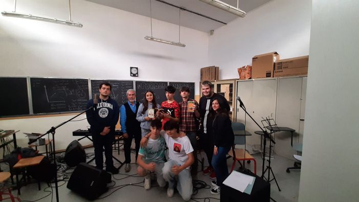 Due studenti del Marconi Galletti Einaudi selezionati per il Festival Pordenonelegge Due studenti del Marconi Galletti Einaudi selezionati per il Festival Pordenonelegge