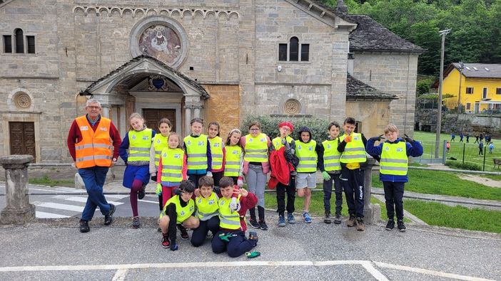 Settimana di Ecopulizia foto Pro Loco Montecrestese Settimana di Ecopulizia foto Pro Loco Montecrestese