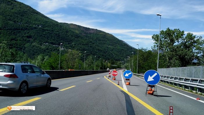 La superstrara a Villadossola dove da due anni la corsia nord è stata ristretta sino al Laghetto dei Sogni La superstrara a Villadossola dove da due anni la corsia nord è stata ristretta sino al Laghetto dei Sogni