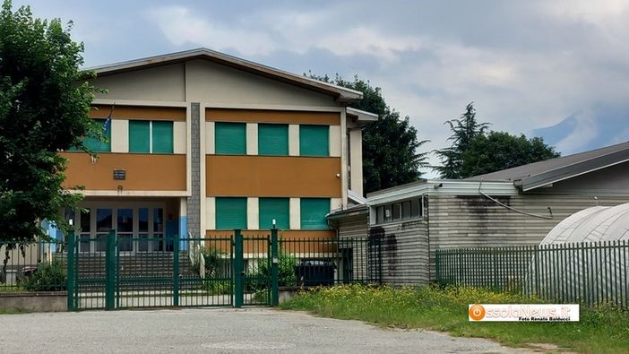 Foto: la scuola elementare Loris Manzoni Foto: la scuola elementare Loris Manzoni