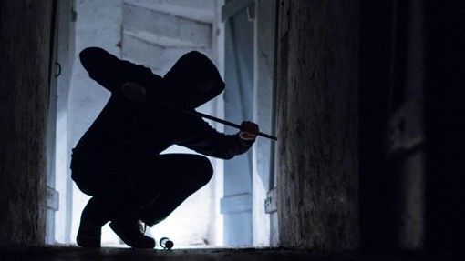 Furti in appartamento: tre cittadini romeni arrestati in Canton Ticino Furti in appartamento: tre cittadini romeni arrestati in Canton Ticino