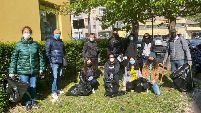 Un tonnellata e mezza di rifiuti raccolti nel Vco dai volontari di Plastic Free Un tonnellata e mezza di rifiuti raccolti nel Vco dai volontari di Plastic Free