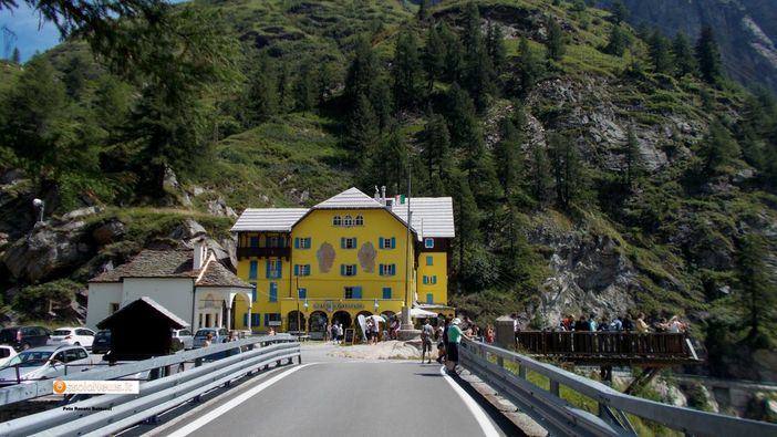 Raduno motoristico alla cascata del Toce Raduno motoristico alla cascata del Toce