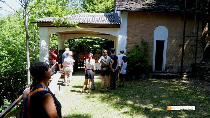 Foto: la messa nella chiesetta della Madonna delle Grucce