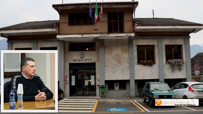 Nelle foto: il municipio di Crevoladossola e l'assessore Allegri