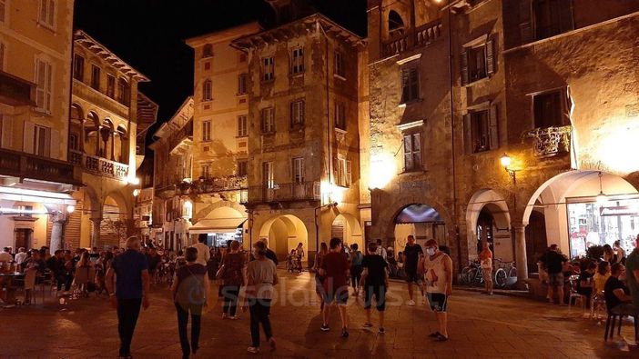 Shopping serale con il “Fuori tutto”