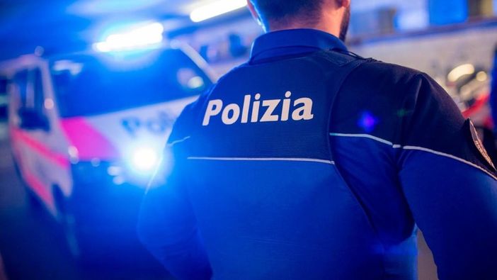 Tentata rapina con sequestro di persona: è caccia all'uomo in Canton Ticino Tentata rapina con sequestro di persona: è caccia all'uomo in Canton Ticino